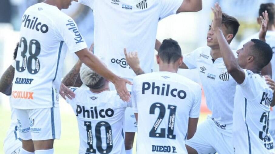Santos vence o Botafogo