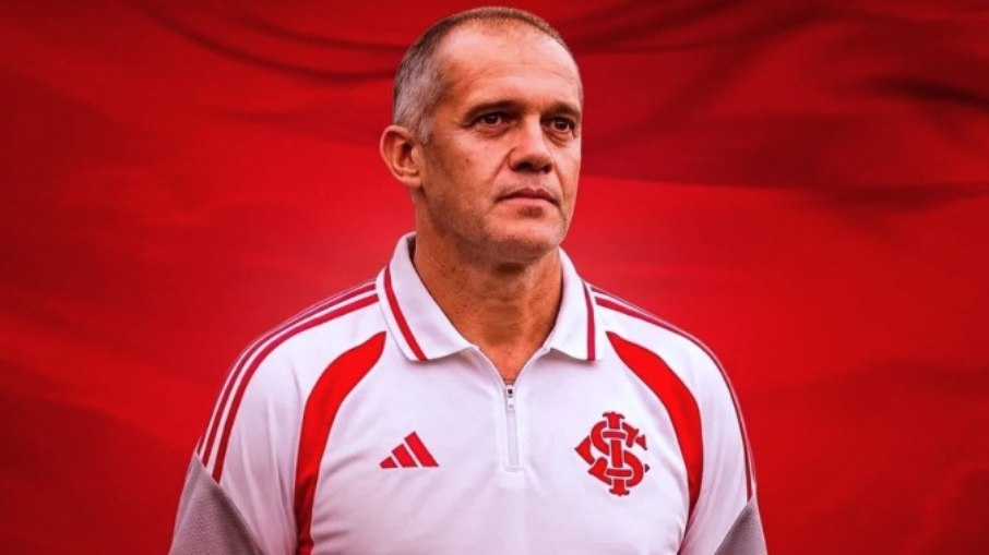 Internacional anunca Eduardo Baptista como o seu novo técnico Internacional anunca Eduardo Baptista como o seu novo técnico