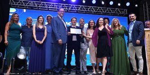 Sanasa leva Quíron Platina e celebra avanços no saneamento