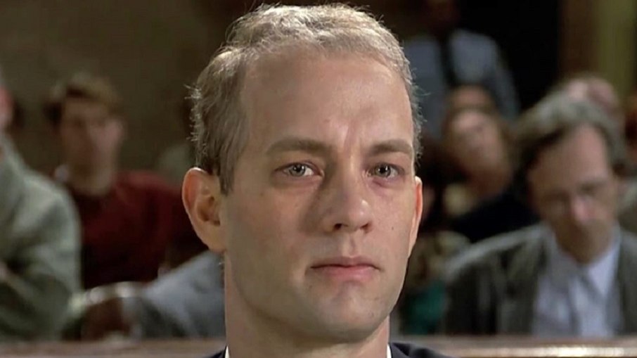 Tom Hanks no papel do advogado Andrew Beckett no filme 