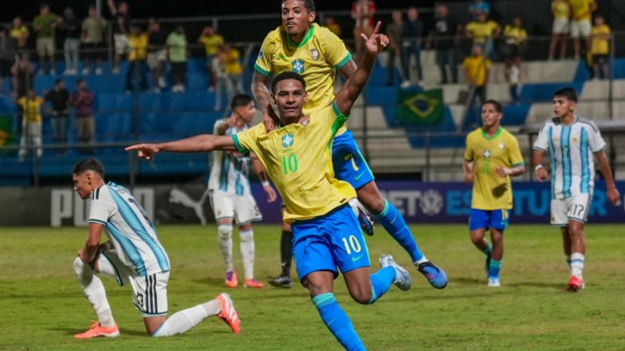 Duelo entre Brasil e Argentina sub-17 é marcado por denúncia de racismo Duelo entre Brasil e Argentina sub-17 é marcado por denúncia de racismo