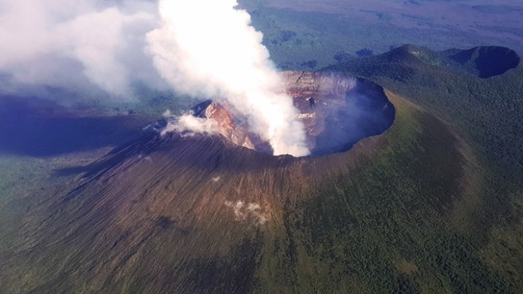 Conhe%C3%A7a%20%22Amazonas%22%2C%20um%20dos%20vulc%C3%B5es%20mais%20antigos%20do%20mundo