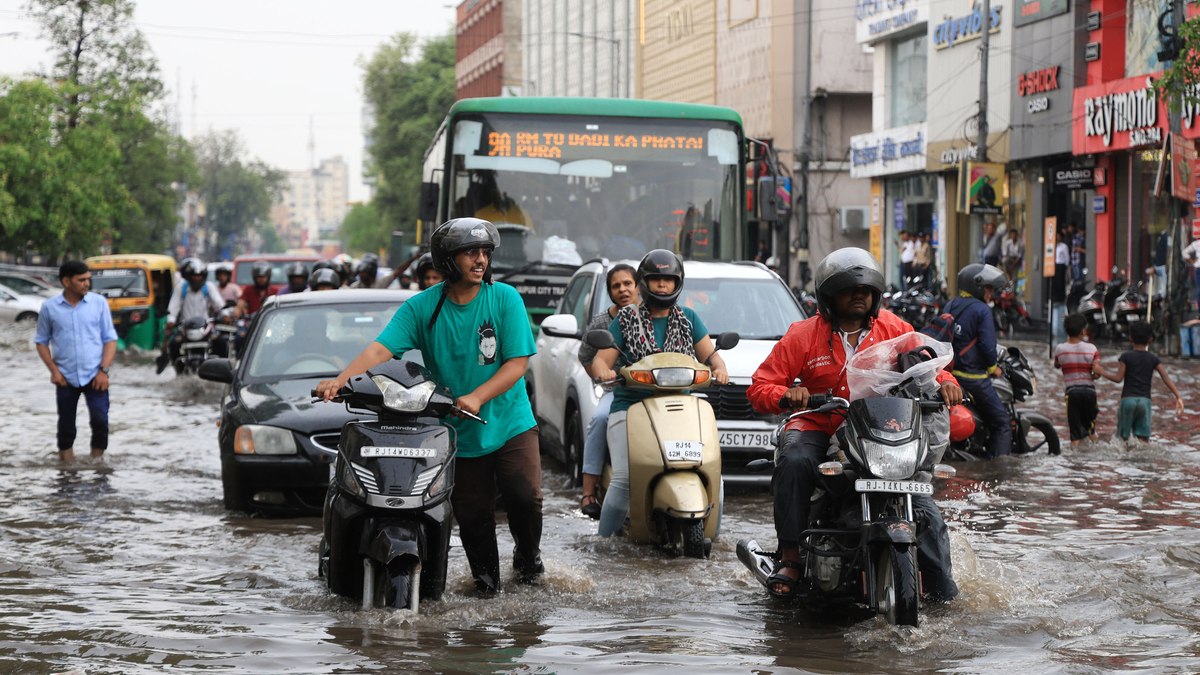 Tempestades também causaram enchentes no norte da Índia