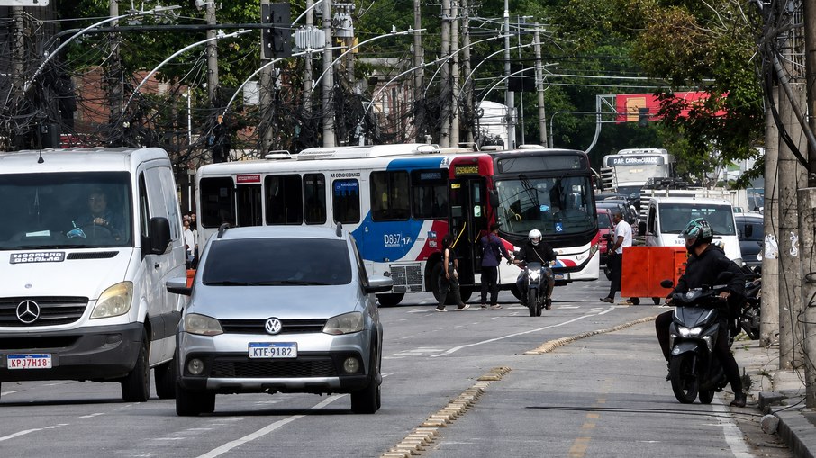 Ônibus usados como barricada Ônibus usados como barricada