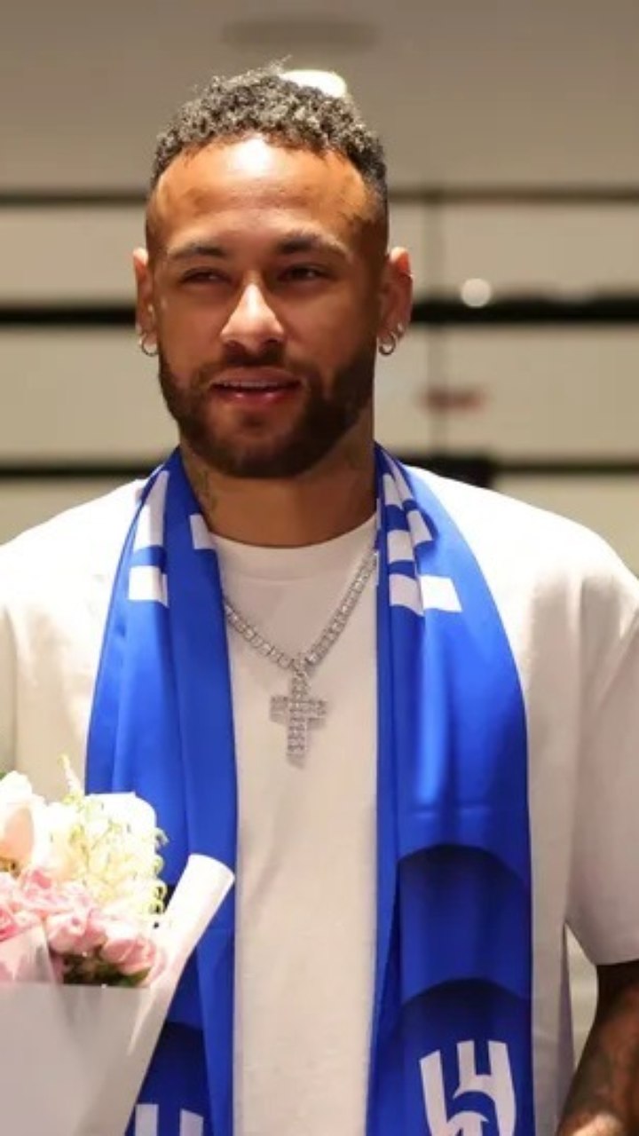 Neymar é apresentado no Al-Hilal, mas estreia é adiada