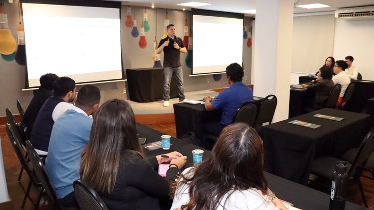 Sebrae e ACIC apresentam ações para impulsionar vendas natalinas