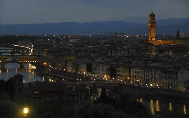 Vista noturna de Firenze