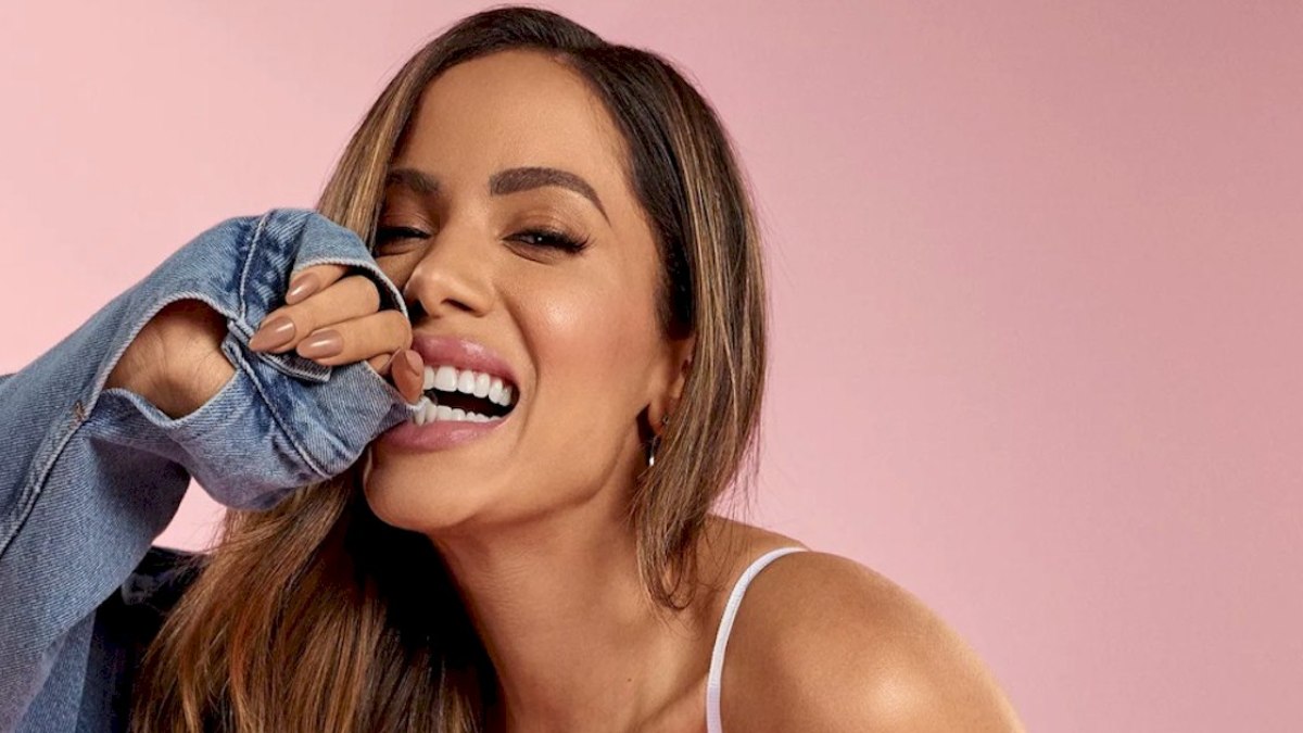 Anitta se apresentará em show de abertura na final da Liga dos