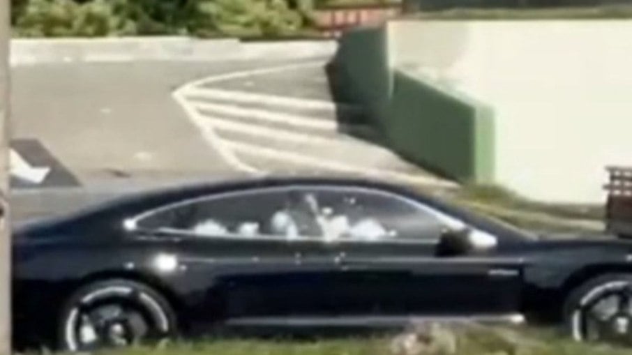 Veja o Porsche Taycan Turbo S de Vinicius Drummond, alvo de tiros no Rio de Janeiro Veja o Porsche Taycan Turbo S de Vinicius Drummond, alvo de tiros no Rio de Janeiro