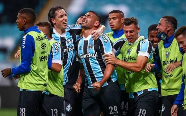 Diego Souza espera vitória do Grêmio diante da Chapecoense