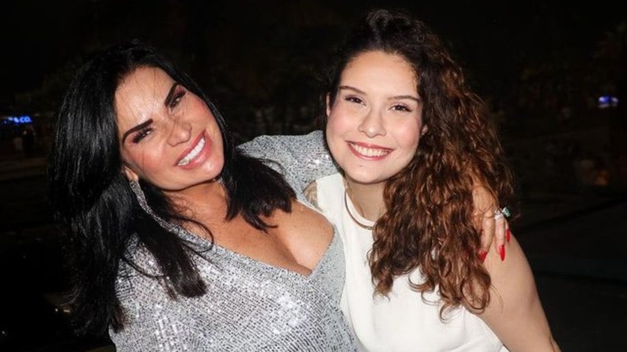 Stephanie Gomes, filha de Solange Gomes, está no reality 'A Grande Conquista'