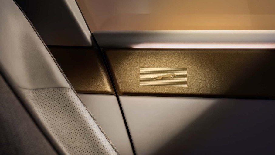 Detalhe do acabamento interno do Jaguar Type 01, inspirado em materiais naturais e soluções arquitetônicas.