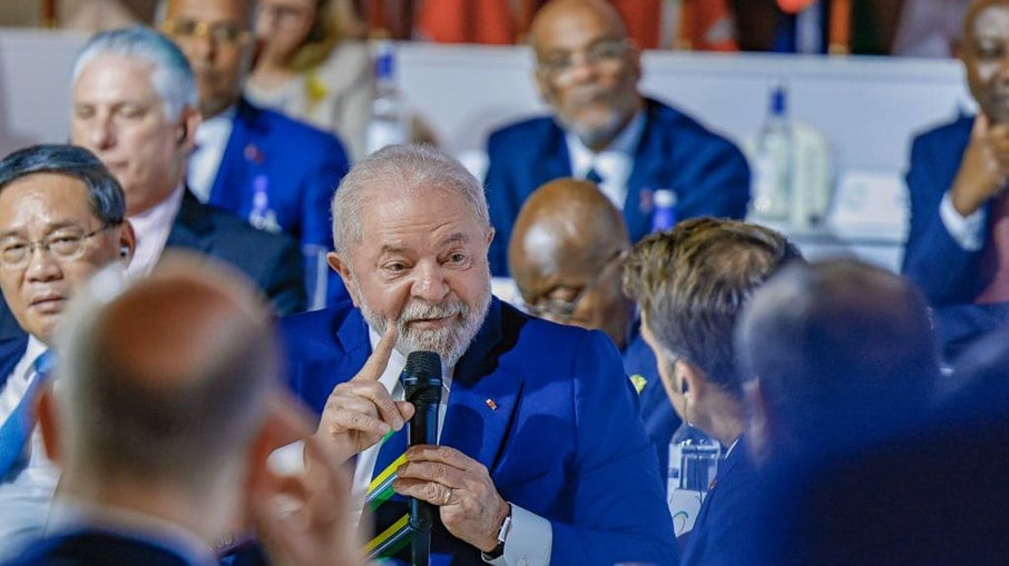 O presidente Luiz Inácio Lula da Silva participa da abertura da Cúpula para um Novo Pacto Financeiro Global