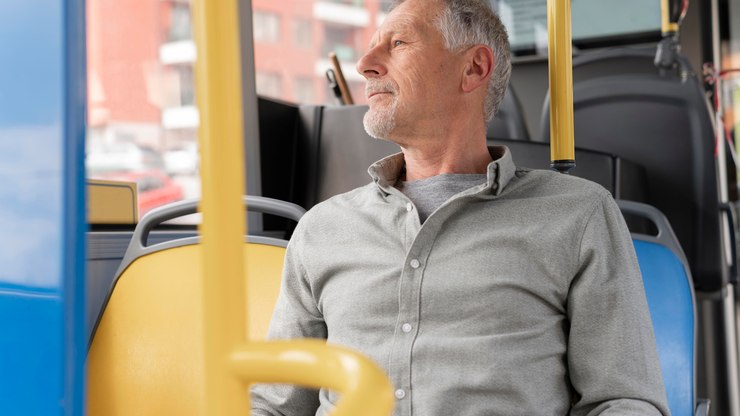 Como idosos podem garantir a gratuidade em viagens de ônibus