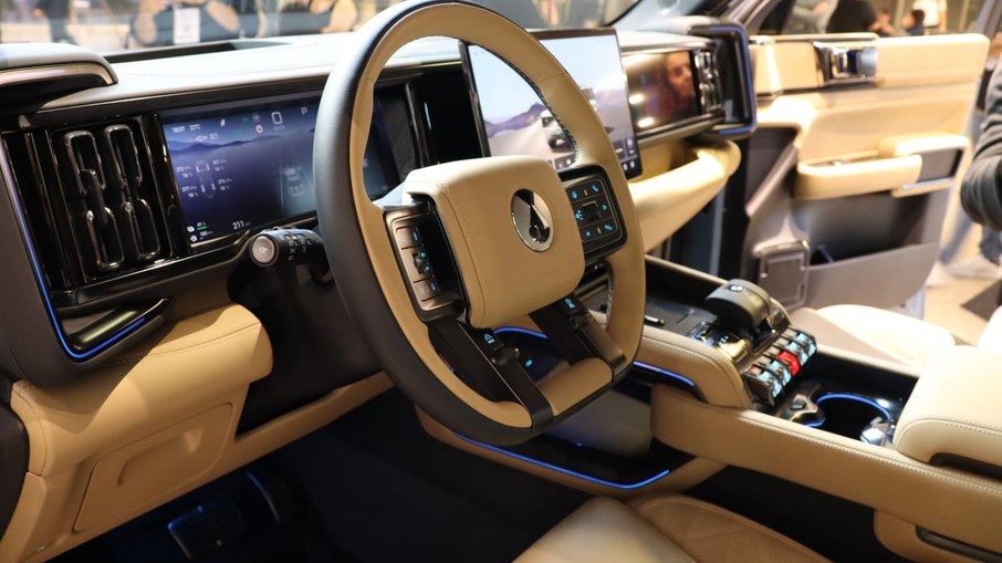 Interior do Denza B5