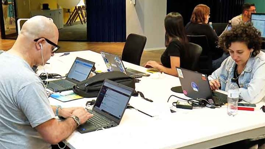 O curso de Jornalismo prepara o estudante para atuar em diferentes áreas da comunicação. O curso de Jornalismo prepara o estudante para atuar em diferentes áreas da comunicação.