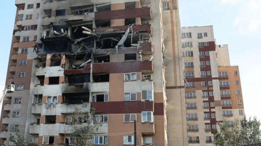 Prédio destruído no Irã por míssil Prédio destruído no Irã por míssil