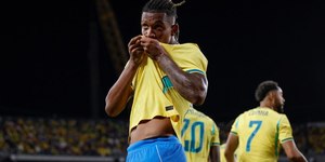 Com Palmeiras e Fla de olho, Danilo tem futuro indefinido
