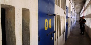 Vorcaro preso: veja detalhes da cela onde banqueiro vai ficar