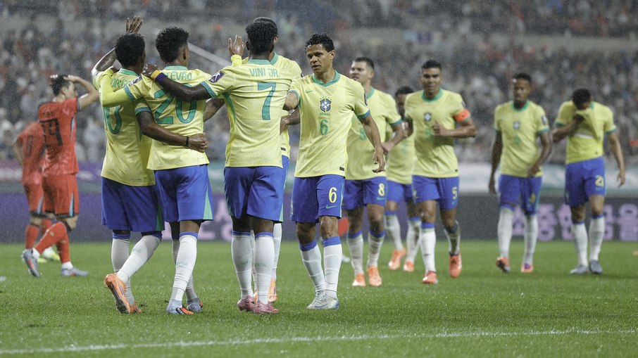 Trio de ataque brilhou em Seul Trio de ataque brilhou em Seul