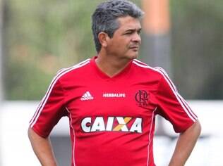 Críticas ao trabalho de Ney Franco ganham força nos bastidores do Flamengo