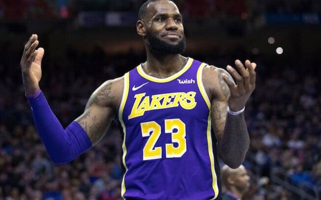 Lebron James chegou em Orlando para o retorno da NBA