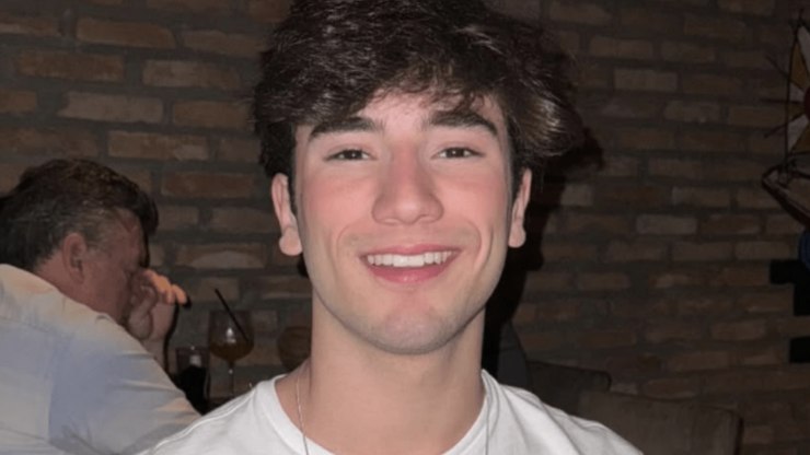 V%C3%ADdeo%20de%20herdeiro%20listando%20luxos%20gera%20onda%20de%20%C3%B3dio%20online%20