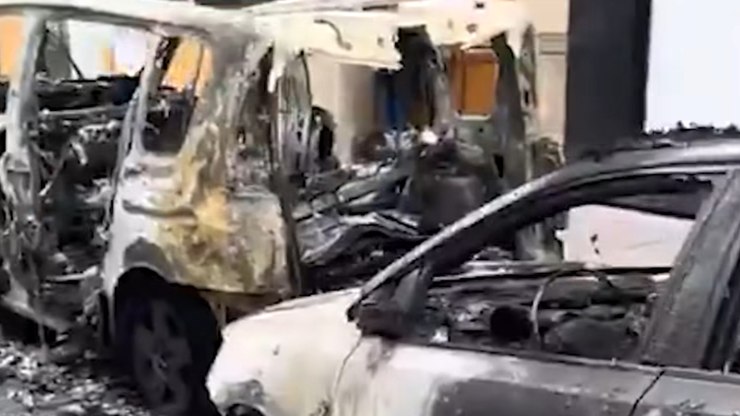 Cena de guerra em Paris: dois mortos e 200 carros incendiados