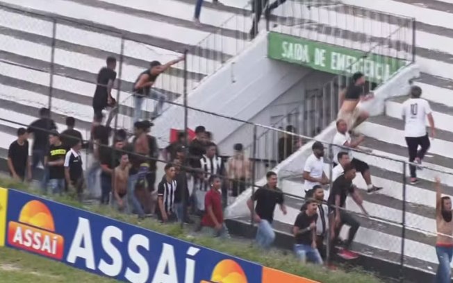 Vídeo: Torcedores de Central e Santa Cruz são flagrados arremessando pedras uns nos outros