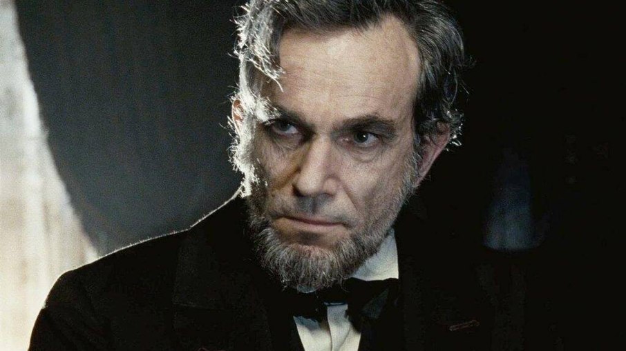 Daniel Day-Lewis se aposentou da carreira de ator em meados de 2017, aos 60 anos de idade Daniel Day-Lewis se aposentou da carreira de ator em meados de 2017, aos 60 anos de idade