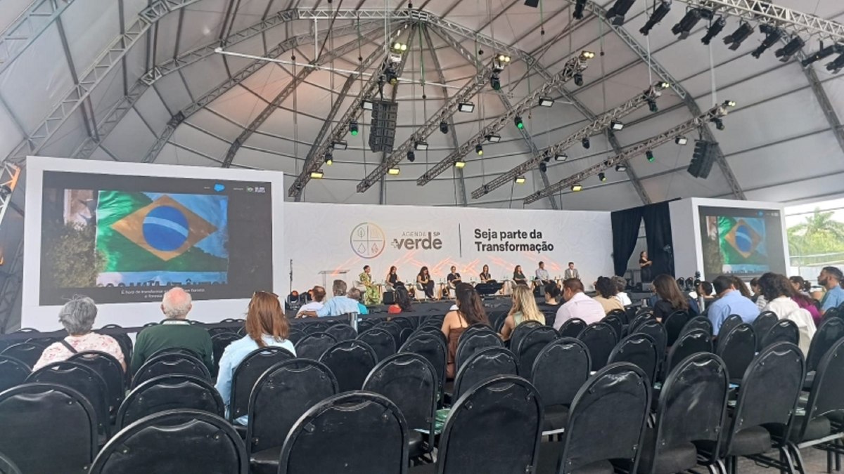 Vinhedo participa do Summit Agenda SP + Verde Vinhedo participa do Summit Agenda SP + Verde