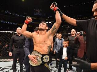 Rafael dos Anjos, campeão dos leves no UFC Rafael dos Anjos, campeão dos leves no UFC