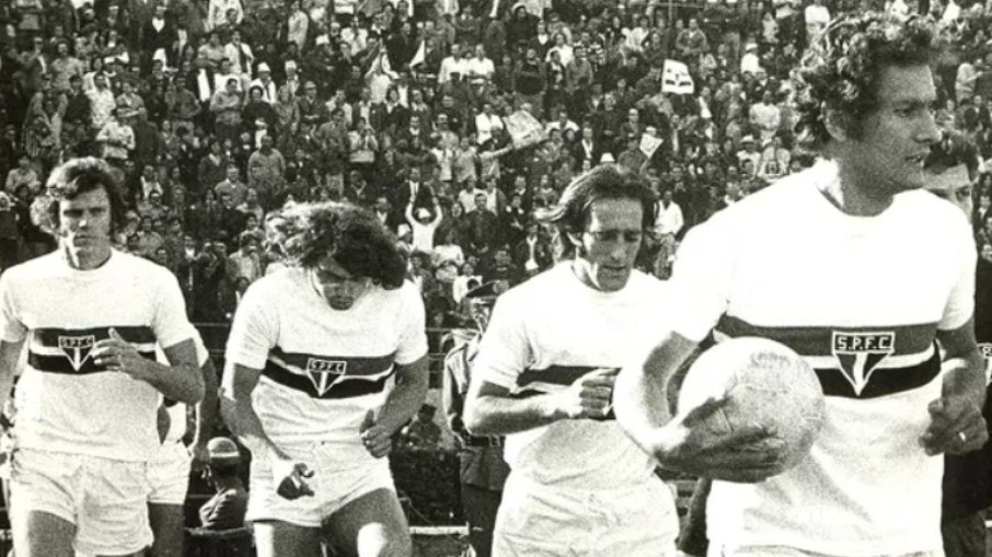 O São Paulo de 1974 era liderado dentro de campo por Pedro Rocha (à direita) O São Paulo de 1974 era liderado dentro de campo por Pedro Rocha (à direita)