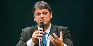 Republicanos se irrita com articulação de Tarcísio à presidência