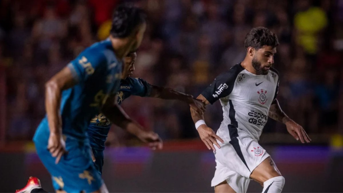 Corinthians foi superado pelo Sport por 1 a 0 neste domingo (21)