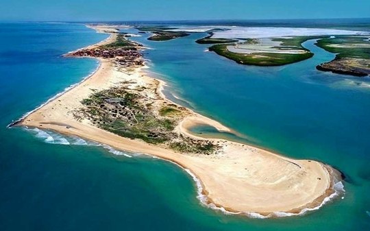 Conheça Galinhos,
a vila isolada que virou refúgio no Nordeste