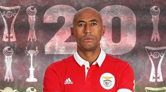 Ex-Cruzeiro e diretor do Benfica, Luisão agride torcedor rival