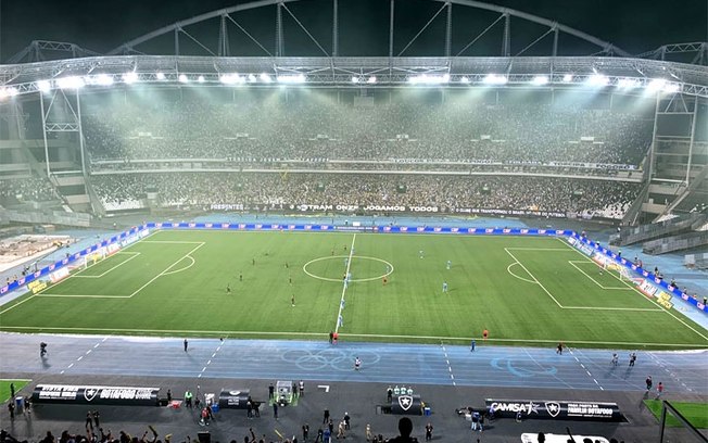Quedas de luz interrompem primeiro tempo de Botafogo e Athletico-PR
