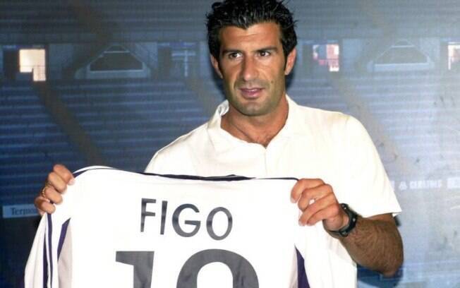 Figo trocou o Barcelona pelo maior rival, o Real Madrid, em 2000