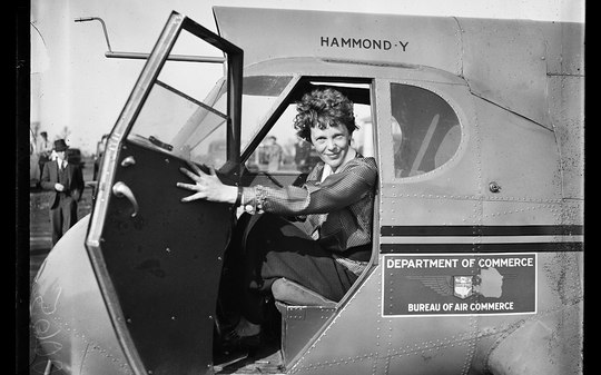 Expedição volta à ilha remota em busca do avião de Amelia Earhart