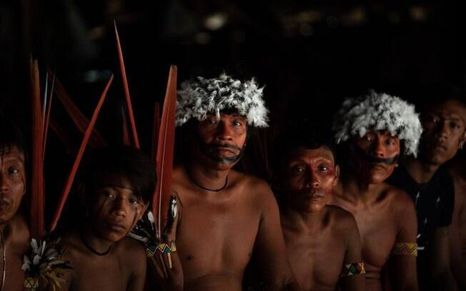 Covid avança em aldeias: um em cada três índios Yanomami e Ye'kwana foi exposto ao coronavírus Covid avança em aldeias: um em cada três índios Yanomami e Ye'kwana foi exposto ao coronavírus