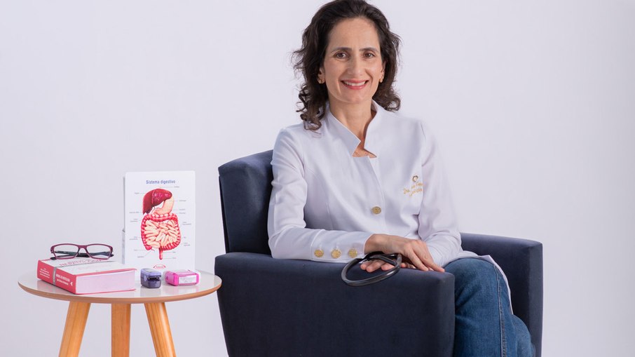 Médica gastroenterologista Juliana Ferreira, que trabalha em Juiz de Fora (MG)