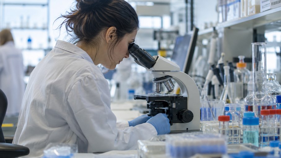 Microplásticos no sistema reprodutivo: cientistas encontraram material tóxico no sêmen, fluido folicular, placenta, líquido amniótico, cordão umbilical, sangue materno e mecônio Microplásticos no sistema reprodutivo: cientistas encontraram material tóxico no sêmen, fluido folicular, placenta, líquido amniótico, cordão umbilical, sangue materno e mecônio