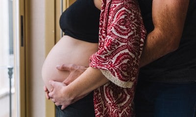 Cinco posições para movimentar o edredom na gravidez