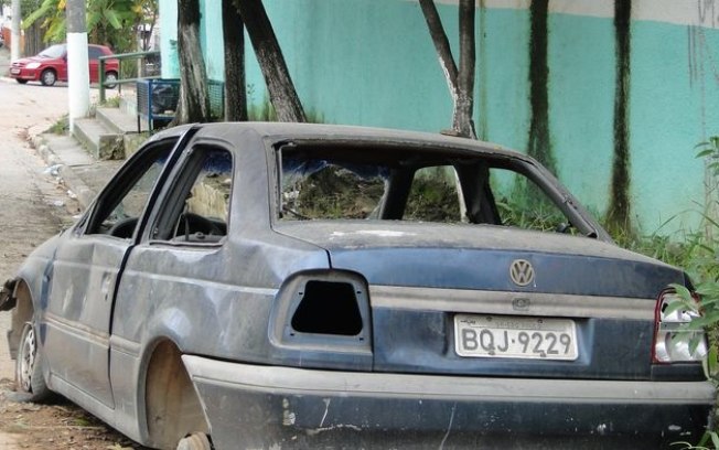 O que acontece com carros abandonados nas ruas?
