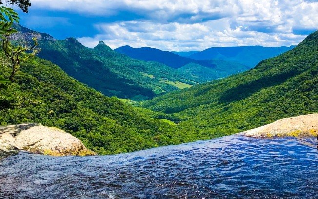 Cascata da Pedra Branca em Três Forquilhas (RS)