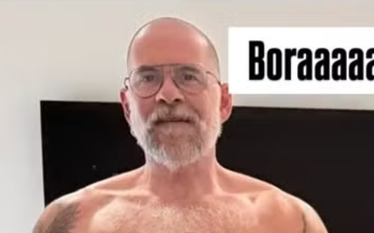 Leandro Hassum posa sem camisa após perder 65 kg; veja fotos