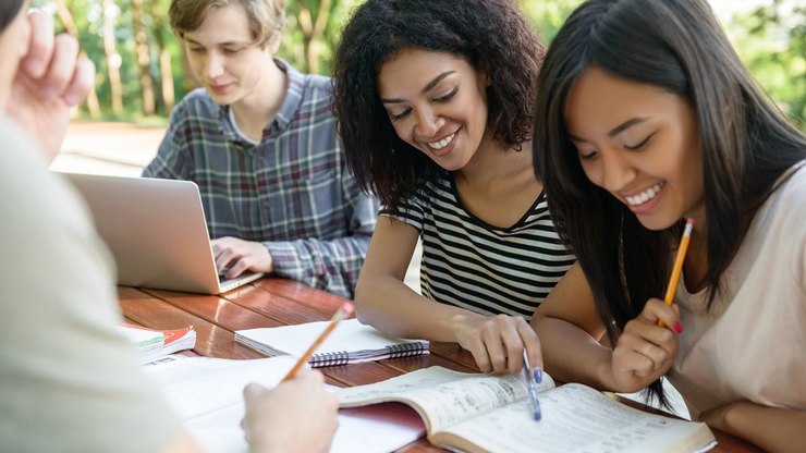 Programa gratuito prepara universitários para criar startups