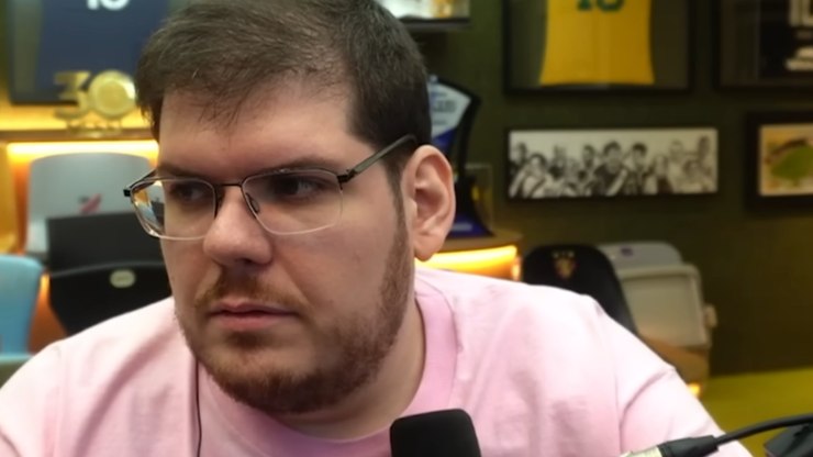Ator processa Casimiro e CazéTV após comentário em live