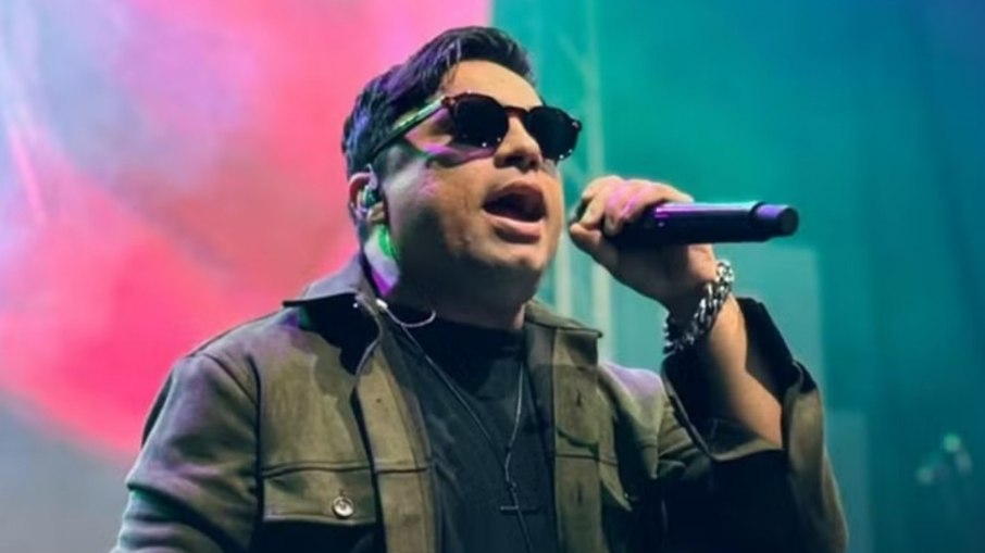 Neto Araújo, vocalista do Collo de Menina